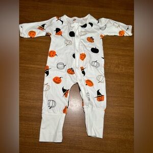 ADORABLE Halloween zip up! 3/6 mo